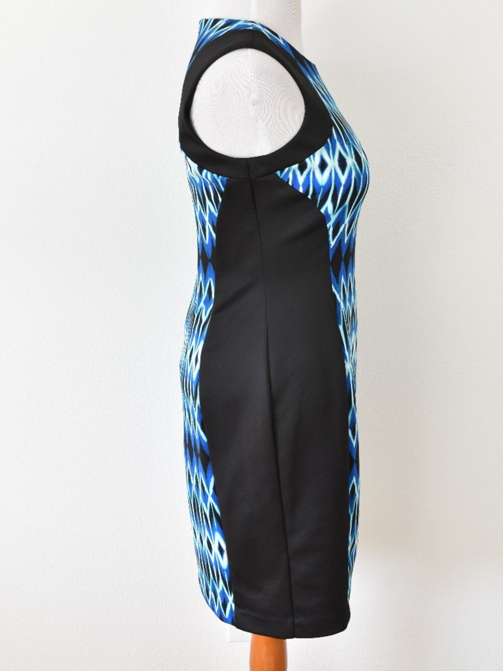 Calvin Klein Colorblock Printed Scuba Sheath Dress - 12 - Picture 6 of 8